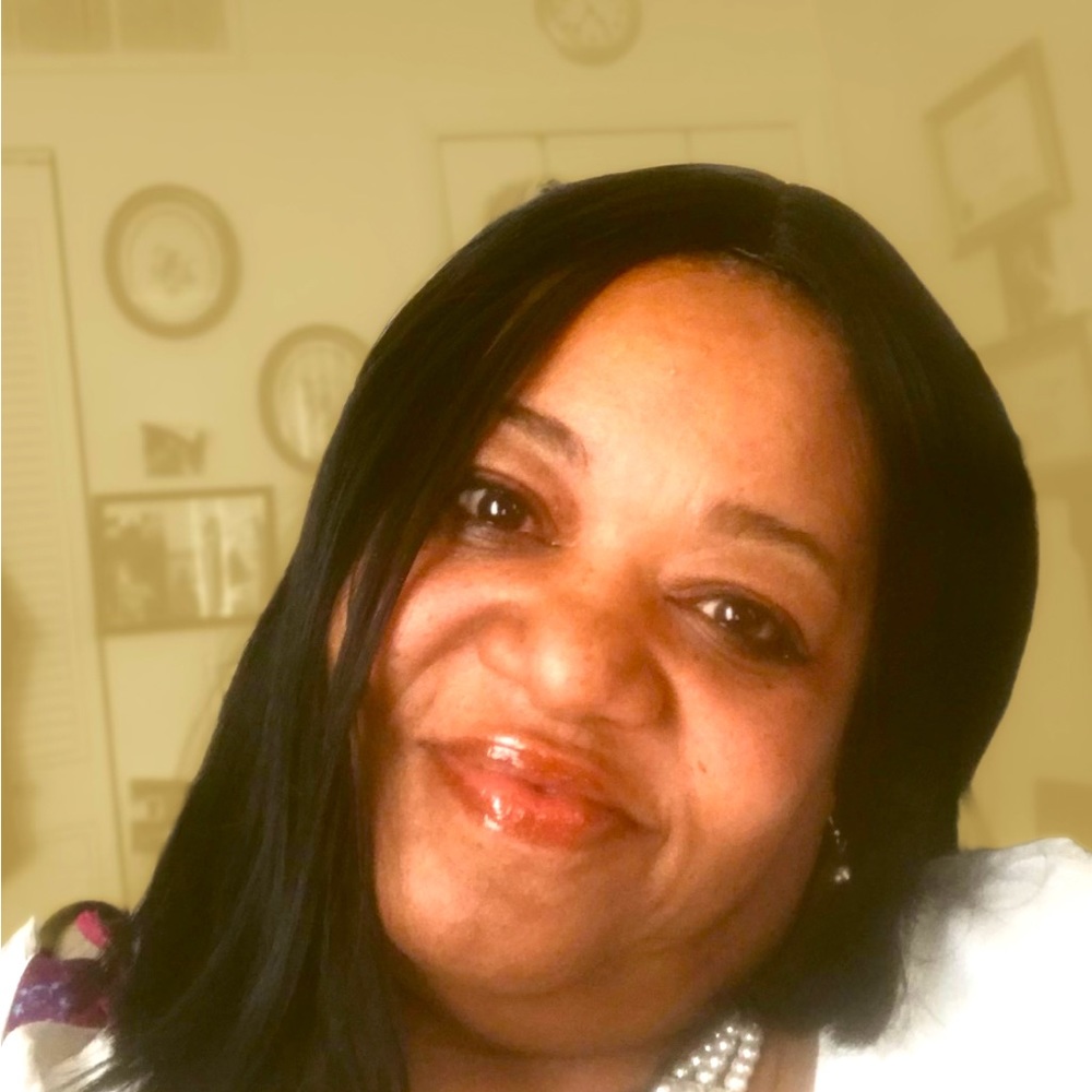 Meet your Posher, Edith